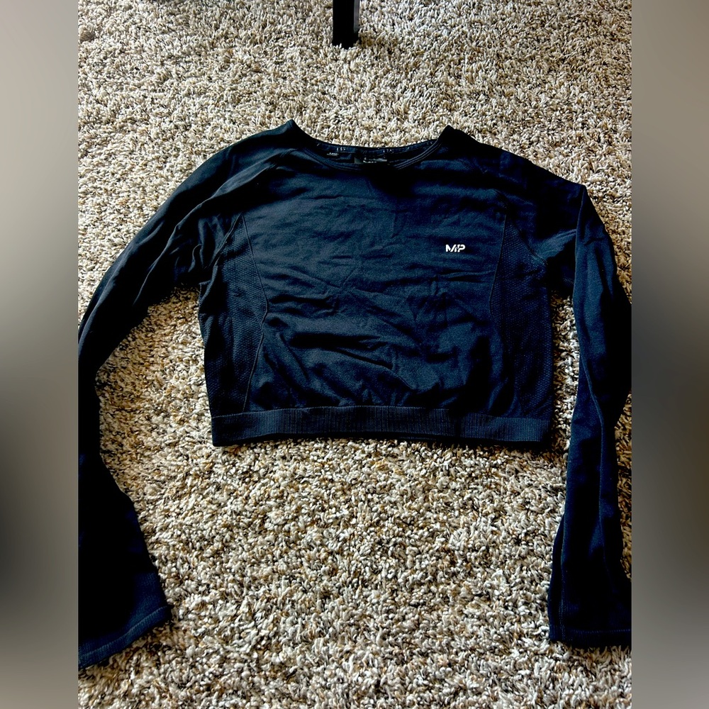 Long sleeve crop work out top